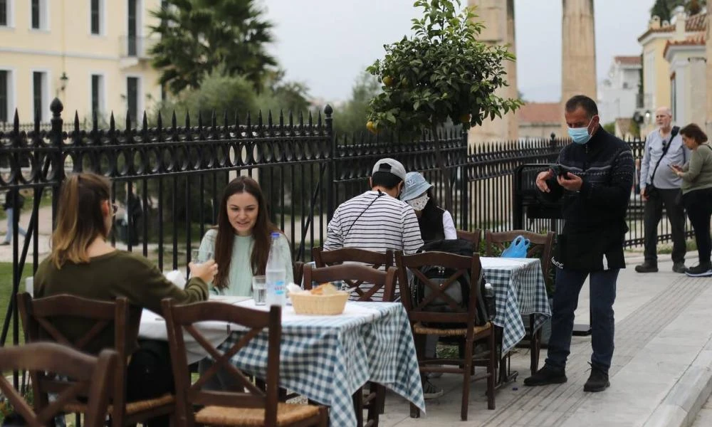 Μέτρα στήριξης: Με νέα επιταγή ακρίβειας τα επόμενα σχέδια μετά το φθηνό ηλεκτρικό ρεύμα